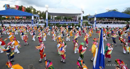 Más Fotos del Desfile Patrio en la Avenida de Bolívar a Chávez