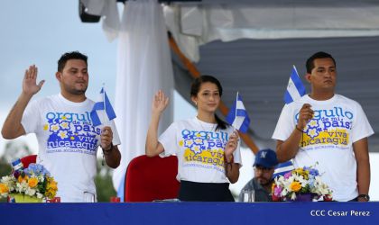 Más Fotos del Desfile Patrio en la Avenida de Bolívar a Chávez