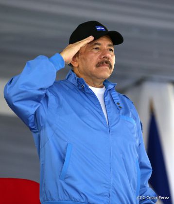 Más Fotos del Desfile Patrio en la Avenida de Bolívar a Chávez