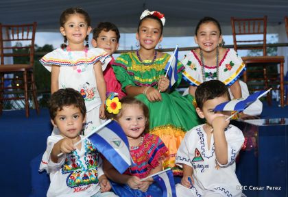 Más Fotos del Desfile Patrio en la Avenida de Bolívar a Chávez