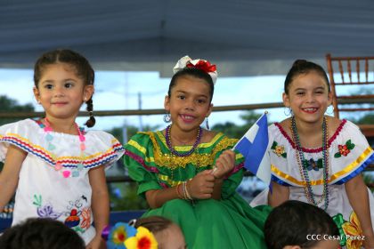 Más Fotos del Desfile Patrio en la Avenida de Bolívar a Chávez
