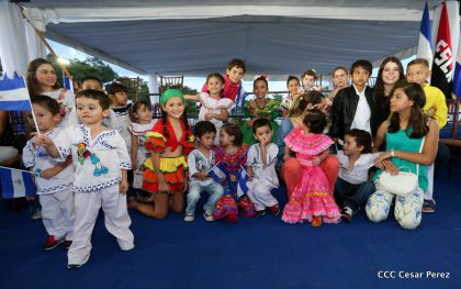 Más Fotos del Desfile Patrio en la Avenida de Bolívar a Chávez