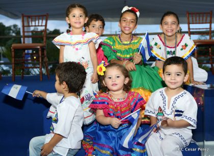 Más Fotos del Desfile Patrio en la Avenida de Bolívar a Chávez
