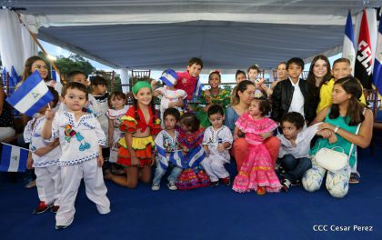 Más Fotos del Desfile Patrio en la Avenida de Bolívar a Chávez