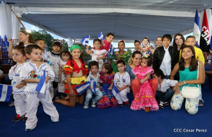 Más Fotos del Desfile Patrio en la Avenida de Bolívar a Chávez