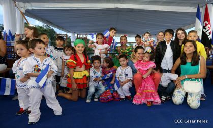 Más Fotos del Desfile Patrio en la Avenida de Bolívar a Chávez