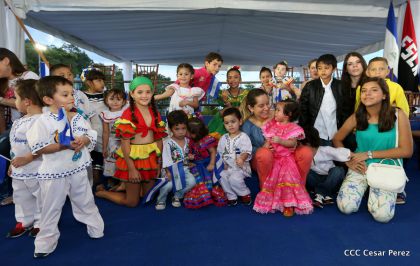 Más Fotos del Desfile Patrio en la Avenida de Bolívar a Chávez