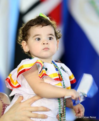 Más Fotos del Desfile Patrio en la Avenida de Bolívar a Chávez