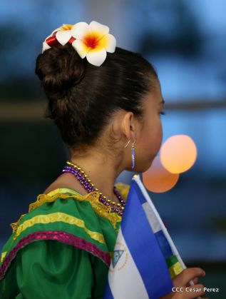 Más Fotos del Desfile Patrio en la Avenida de Bolívar a Chávez