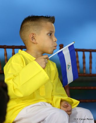 Más Fotos del Desfile Patrio en la Avenida de Bolívar a Chávez