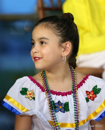 Más Fotos del Desfile Patrio en la Avenida de Bolívar a Chávez