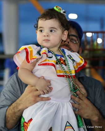 Más Fotos del Desfile Patrio en la Avenida de Bolívar a Chávez