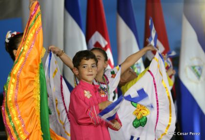 Más Fotos del Desfile Patrio en la Avenida de Bolívar a Chávez