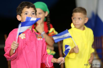 Más Fotos del Desfile Patrio en la Avenida de Bolívar a Chávez