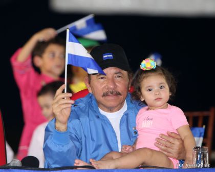 Más Fotos del Desfile Patrio en la Avenida de Bolívar a Chávez