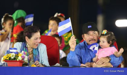Más Fotos del Desfile Patrio en la Avenida de Bolívar a Chávez
