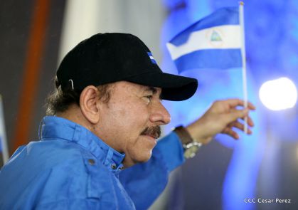 Más Fotos del Desfile Patrio en la Avenida de Bolívar a Chávez