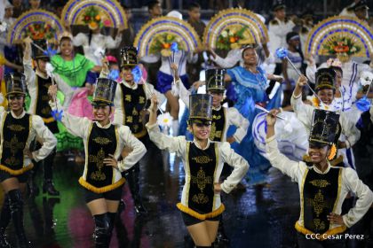 Más Fotos del Desfile Patrio en la Avenida de Bolívar a Chávez