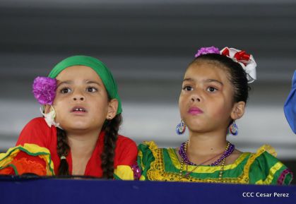 Más Fotos del Desfile Patrio en la Avenida de Bolívar a Chávez