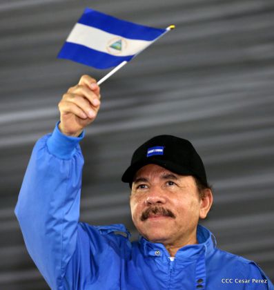 Más Fotos del Desfile Patrio en la Avenida de Bolívar a Chávez