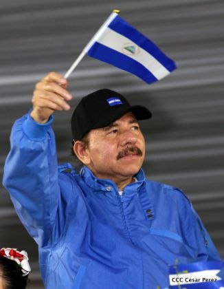 Más Fotos del Desfile Patrio en la Avenida de Bolívar a Chávez