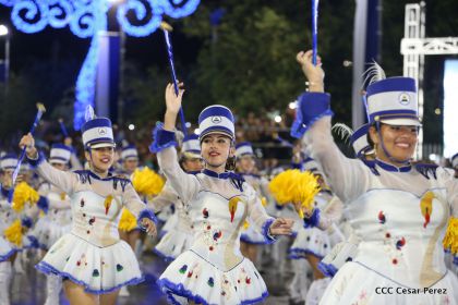 Más Fotos del Desfile Patrio en la Avenida de Bolívar a Chávez