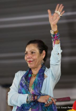 Más Fotos del Desfile Patrio en la Avenida de Bolívar a Chávez