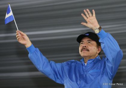 Más Fotos del Desfile Patrio en la Avenida de Bolívar a Chávez