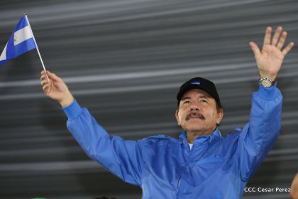 Más Fotos del Desfile Patrio en la Avenida de Bolívar a Chávez