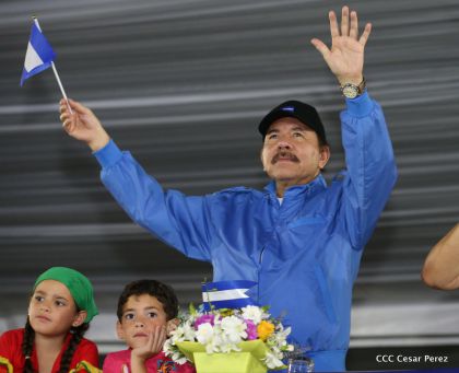 Más Fotos del Desfile Patrio en la Avenida de Bolívar a Chávez