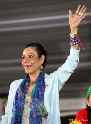 Más Fotos del Desfile Patrio en la Avenida de Bolívar a Chávez