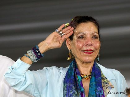 Más Fotos del Desfile Patrio en la Avenida de Bolívar a Chávez