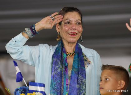 Más Fotos del Desfile Patrio en la Avenida de Bolívar a Chávez