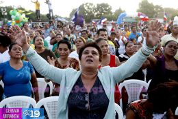 Cristianos celebran 447 años de traducción de la Biblia al castellano