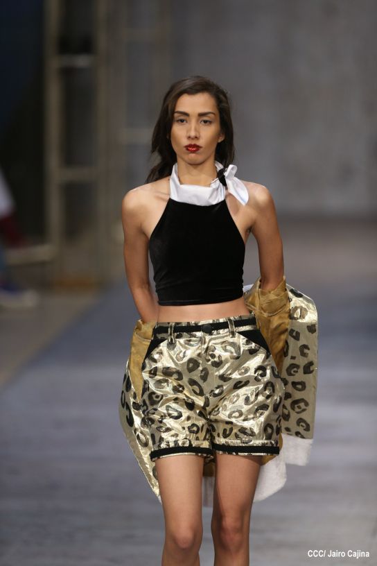 Segunda noche de pasarela en Nicaragua Diseña