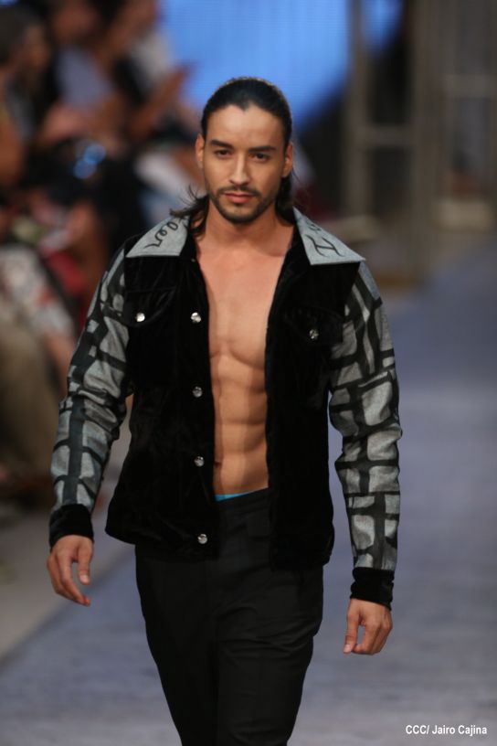 Segunda noche de pasarela en Nicaragua Diseña