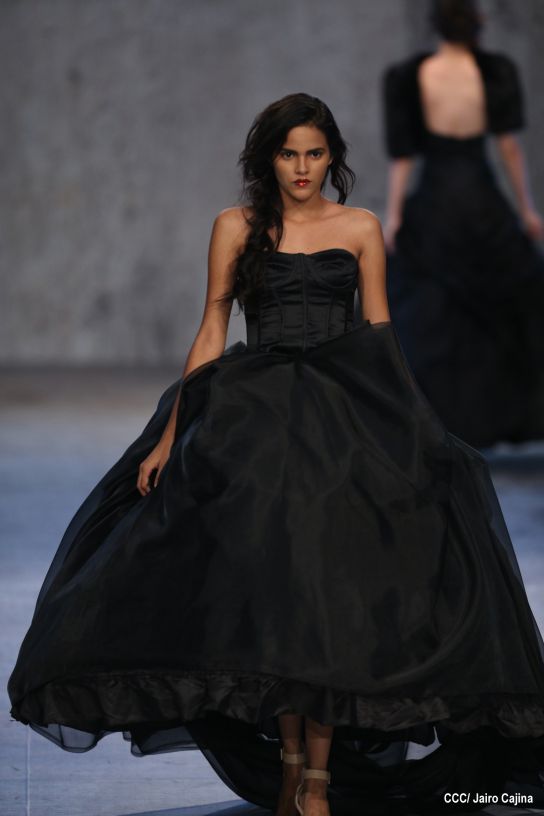 Segunda noche de pasarela en Nicaragua Diseña