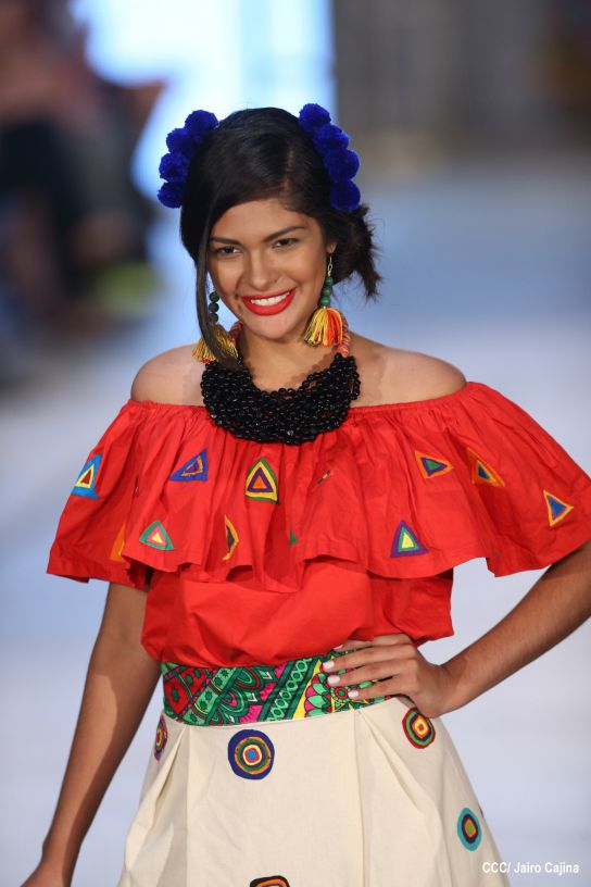 Segunda noche de pasarela en Nicaragua Diseña