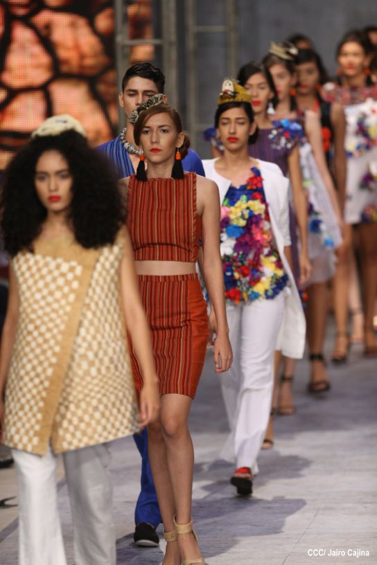 Segunda noche de pasarela en Nicaragua Diseña