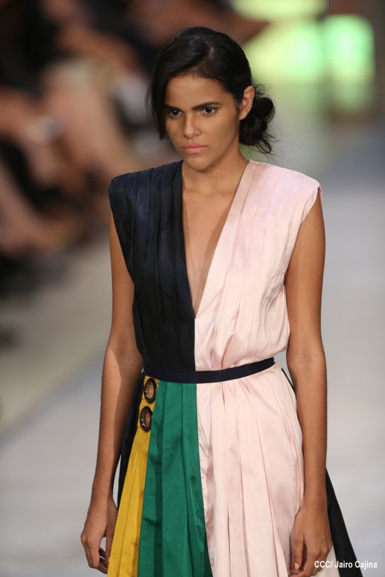 Segunda noche de pasarela en Nicaragua Diseña