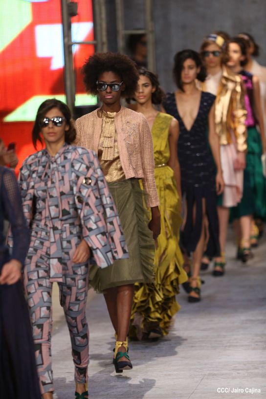 Segunda noche de pasarela en Nicaragua Diseña