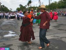 Desfiles escolares en Avenida Bolívar