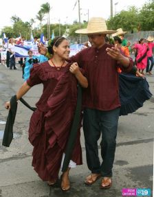 Desfiles escolares en Avenida Bolívar