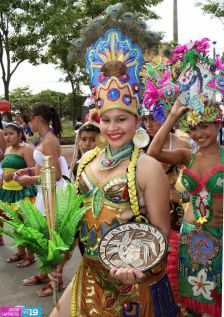 Desfiles escolares en Avenida Bolívar