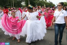 Desfiles escolares en Avenida Bolívar
