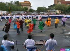 Desfiles escolares en Avenida Bolívar