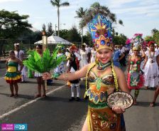 Desfiles escolares en Avenida Bolívar