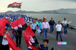 Caminan hacia Nuevas Victorias!