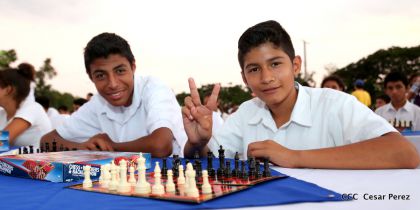 Mega Simultánea de Ajedrez en Plaza 22 de Agosto