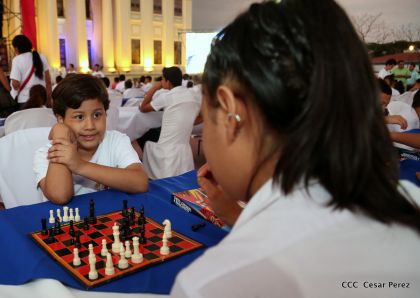 Mega Simultánea de Ajedrez en Plaza 22 de Agosto
